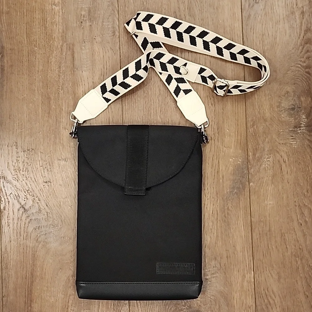 Waterfield San Francisco Bags Tablet iPad Crossbody Bag Case USA Black 9x12
